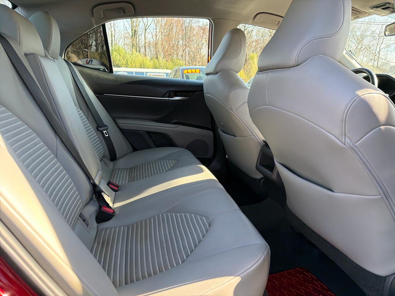 Toyota Camry SE Auto (Natl) 2021