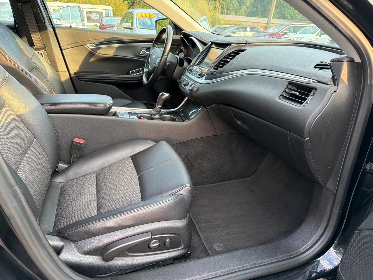 Chevrolet Impala 4dr Sdn LT w/1LT 2020