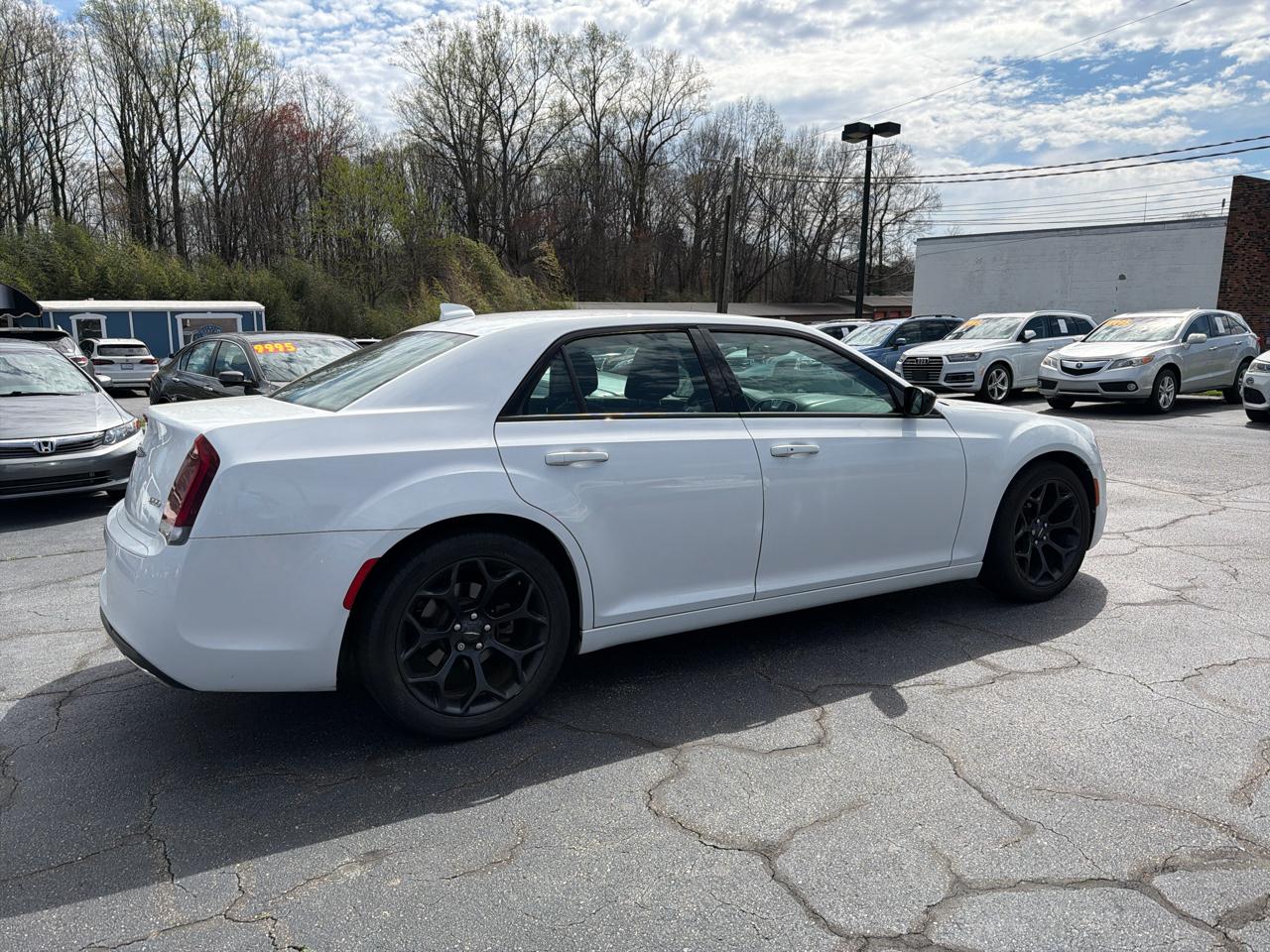 Chrysler 300 Touring RWD 2019