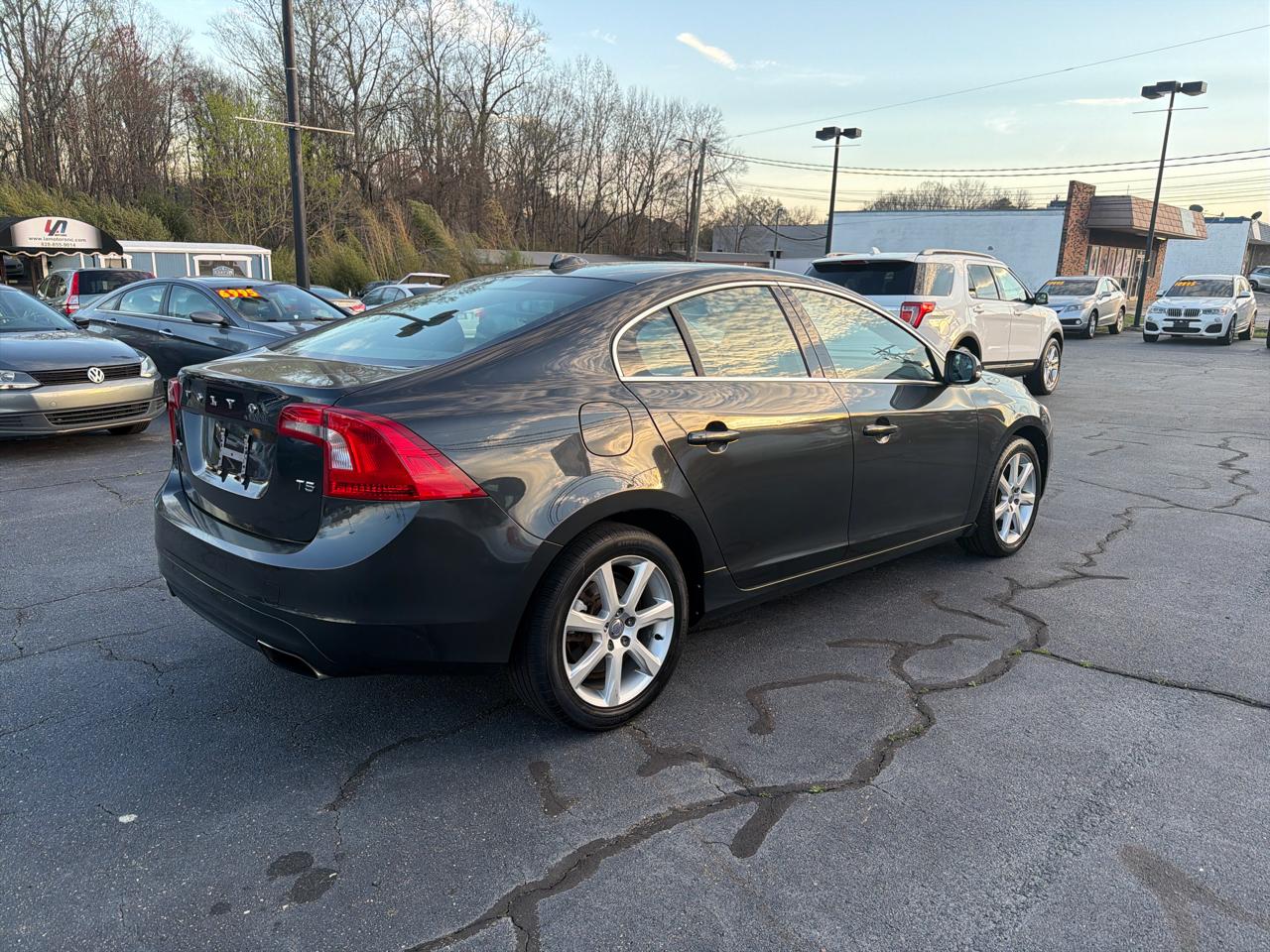 Volvo S60 4dr Sdn T5 Drive-E Premier FWD 2016