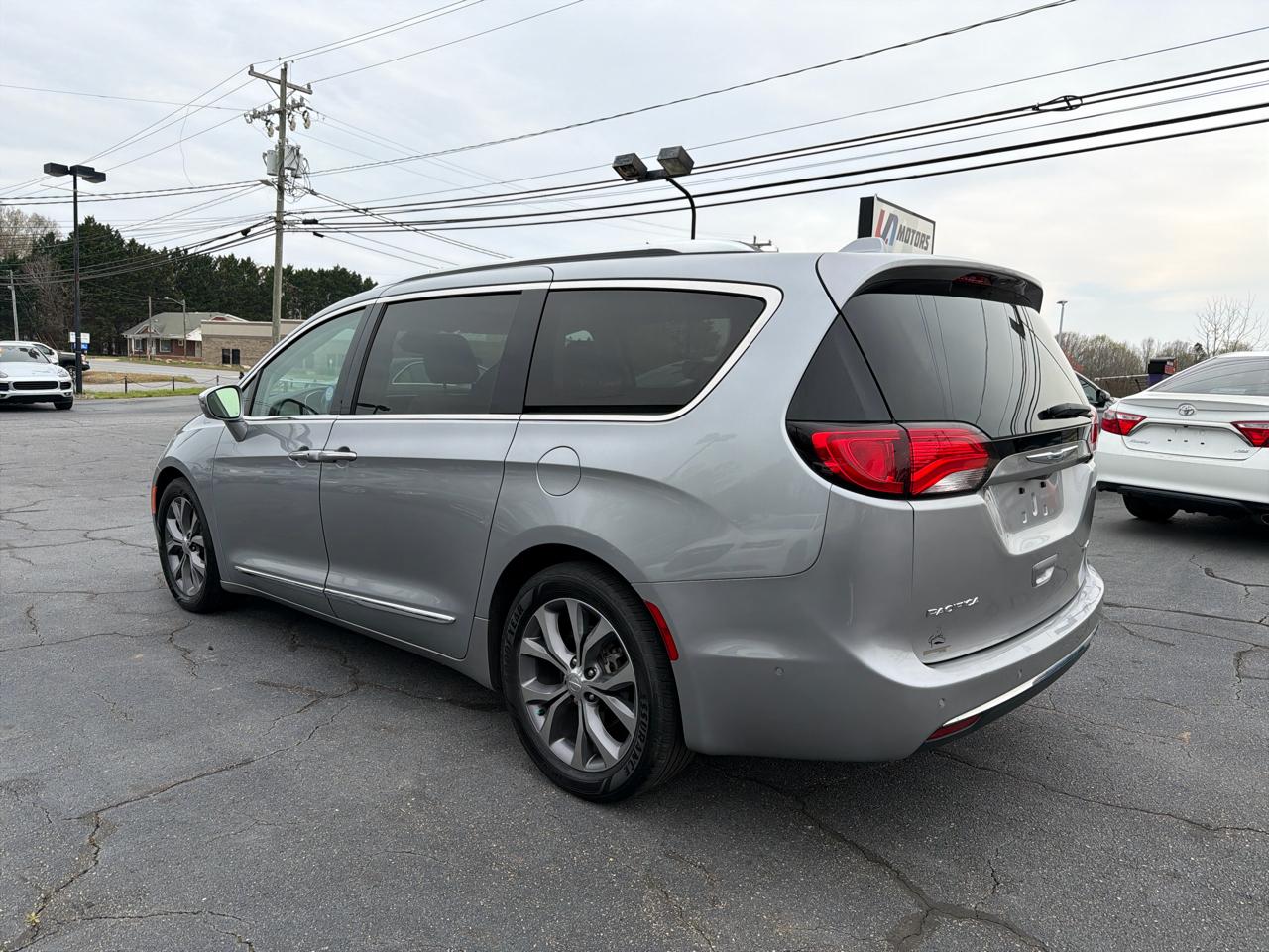 Chrysler Pacifica Limited FWD 2019