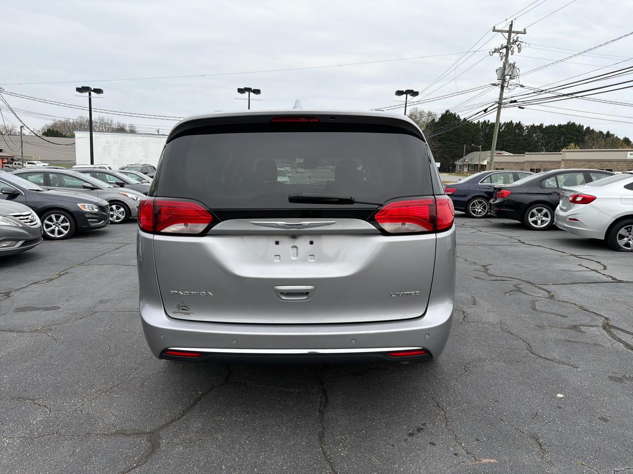 Chrysler Pacifica Limited FWD 2019