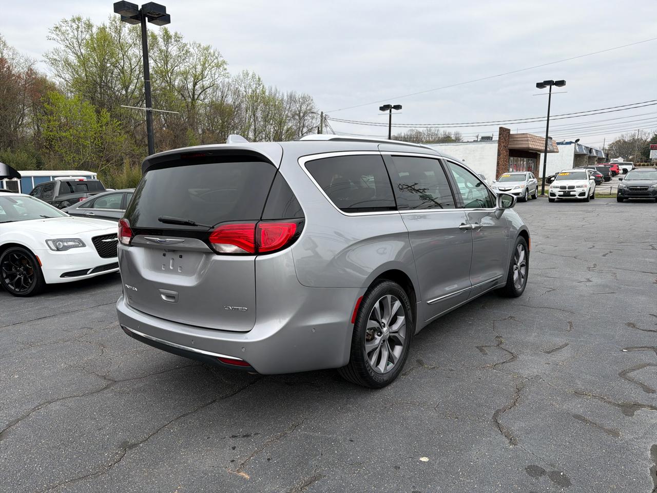 Chrysler Pacifica Limited FWD 2019