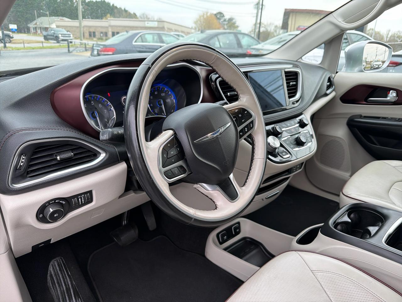 Chrysler Pacifica Limited FWD 2019