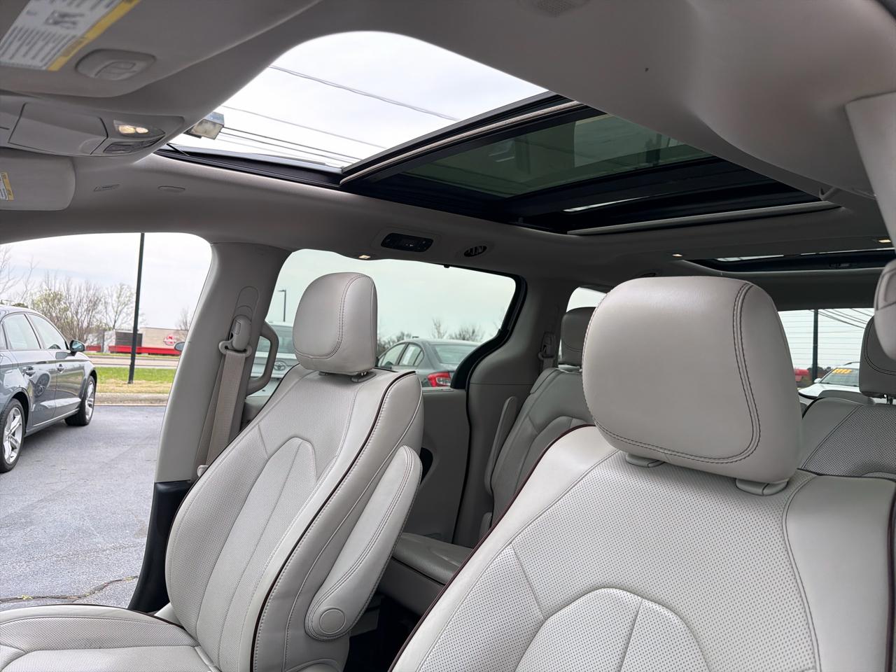 Chrysler Pacifica Limited FWD 2019