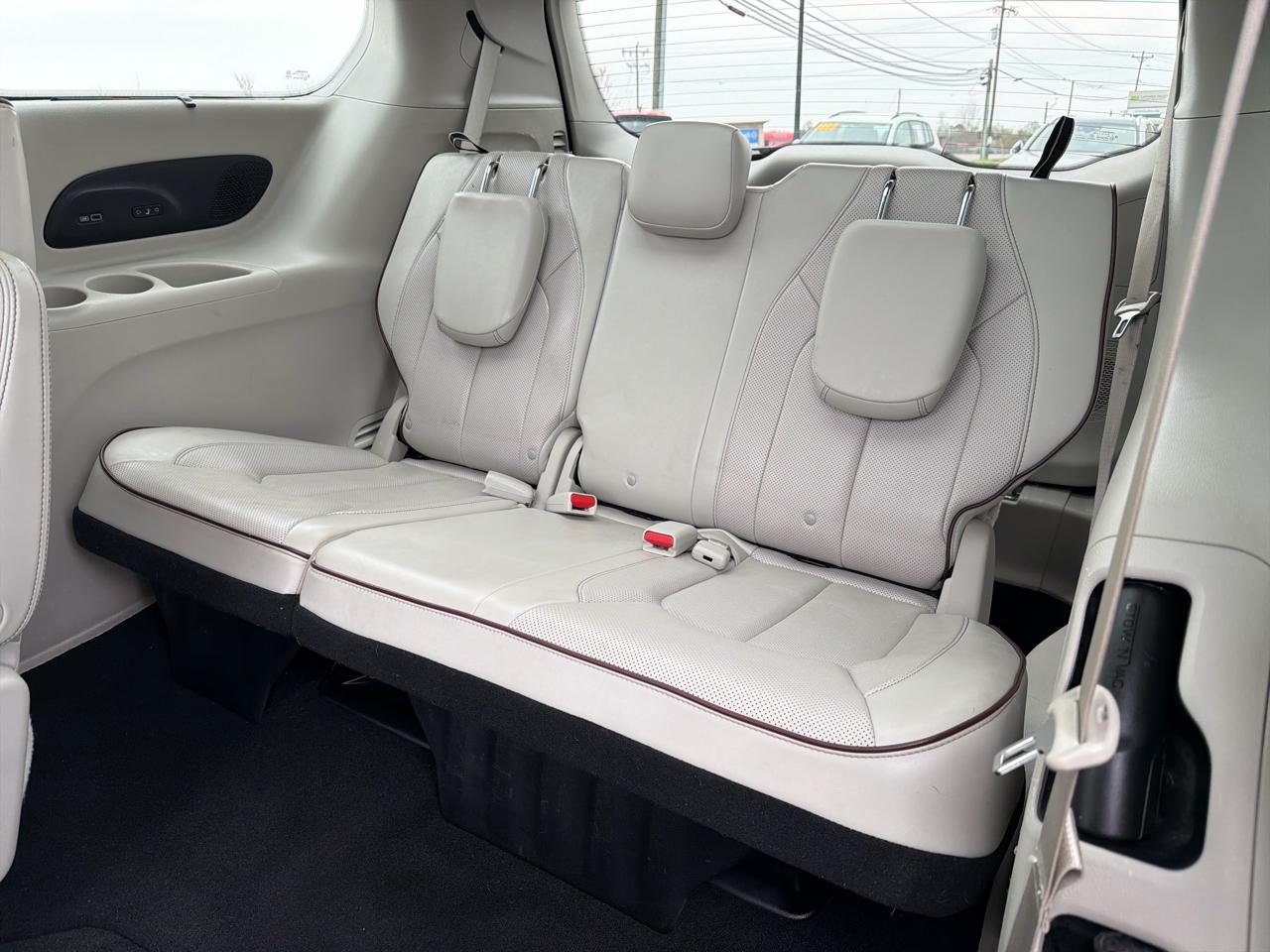 Chrysler Pacifica Limited FWD 2019