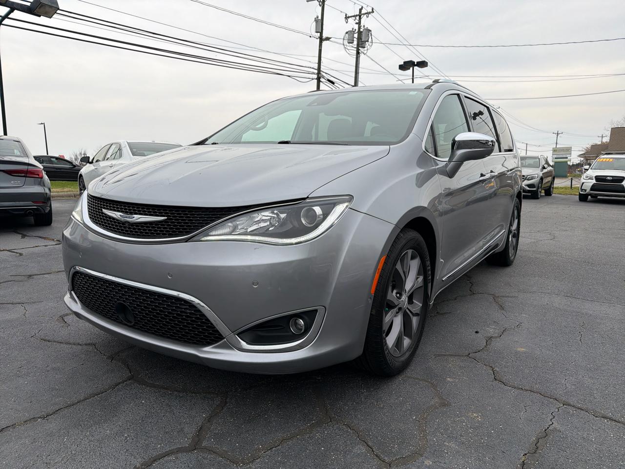 Chrysler Pacifica Limited FWD 2019