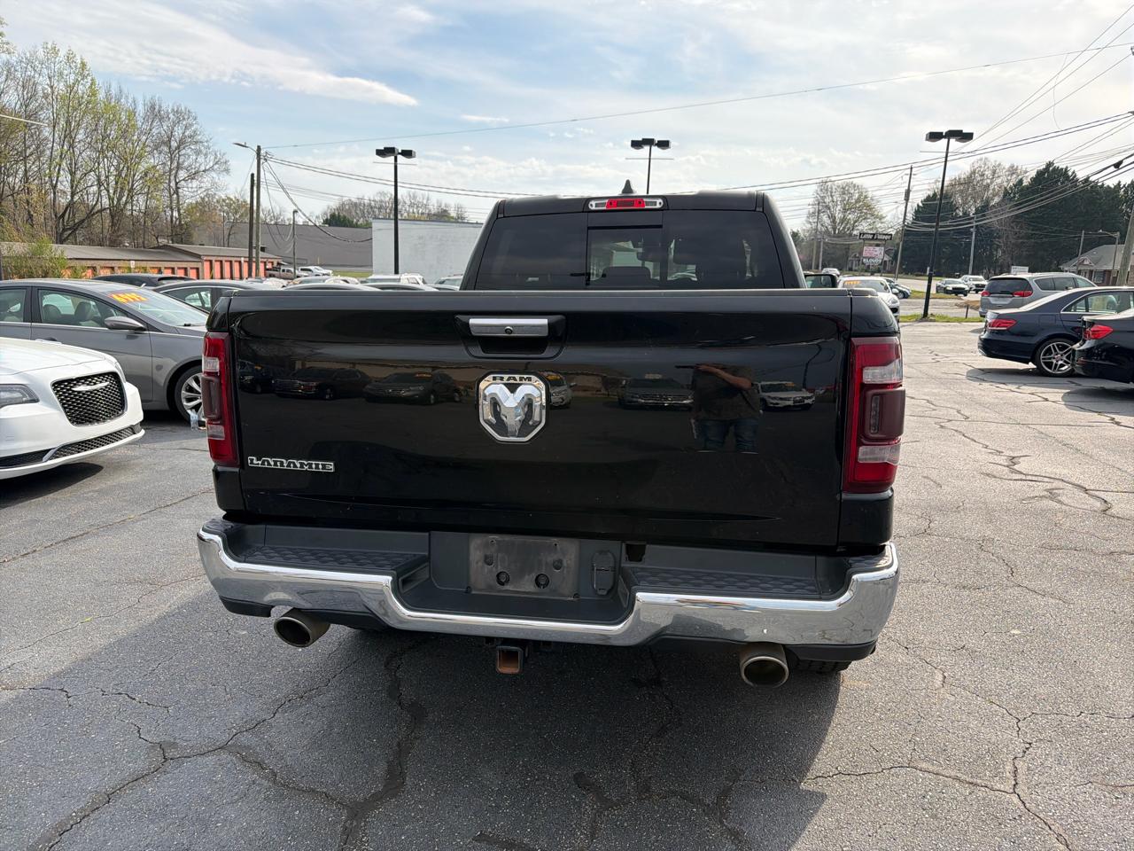 RAM 1500 Laramie 4x2 Quad Cab 6'4" Box 2019
