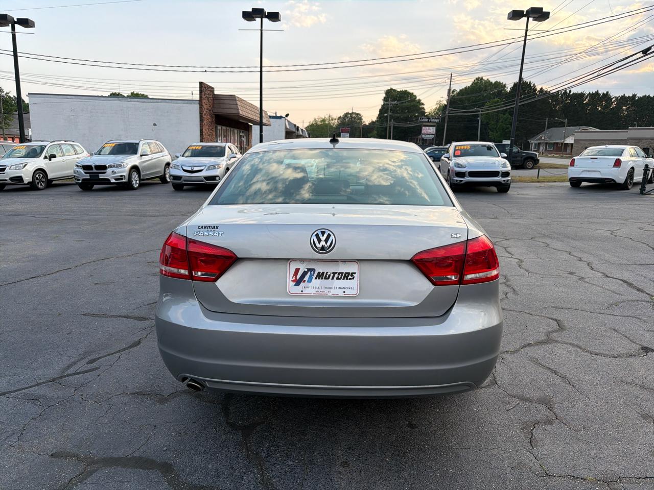 Volkswagen Passat 4dr Sdn 2.5L Auto SE 2013