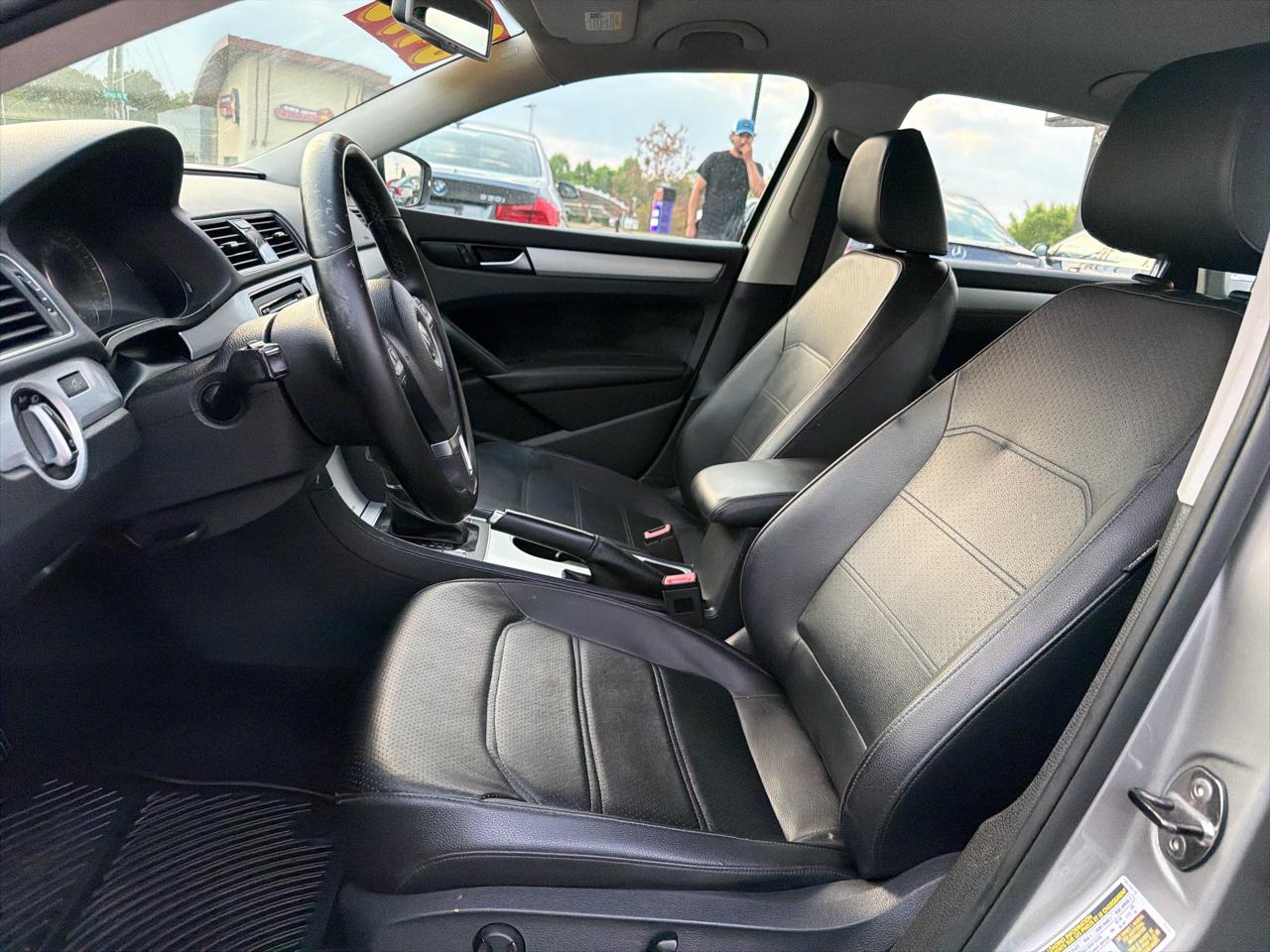 Volkswagen Passat 4dr Sdn 2.5L Auto SE 2013