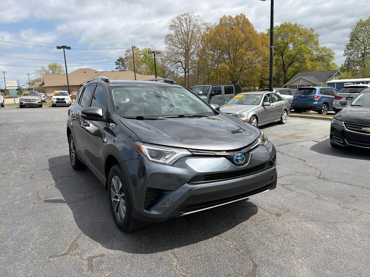 Toyota RAV4 Hybrid LE AWD (Natl) 2018