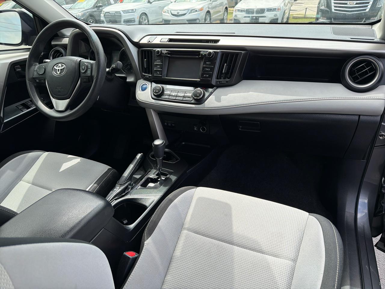 Toyota RAV4 Hybrid LE AWD (Natl) 2018