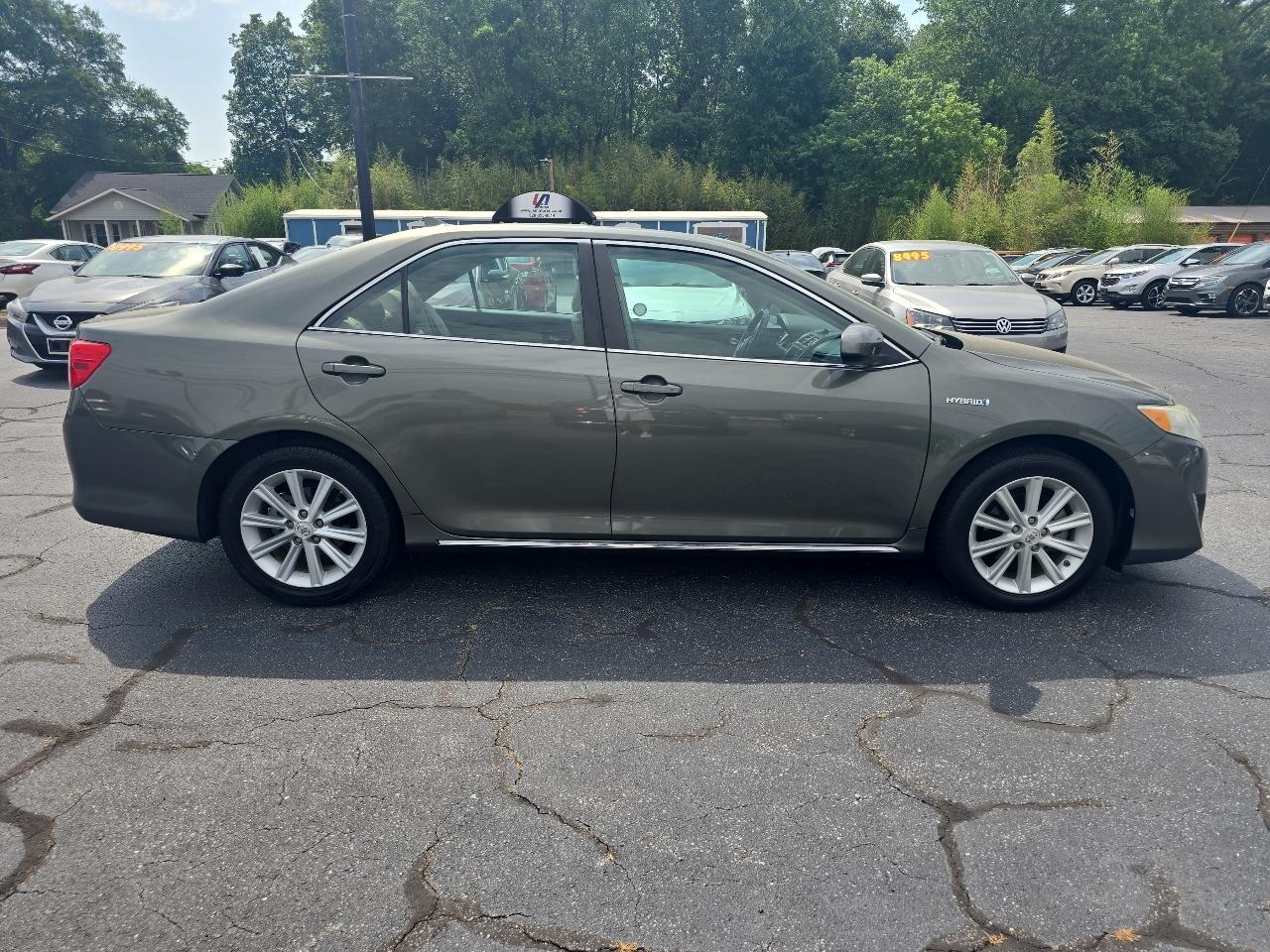 Toyota Camry Hybrid 4dr Sdn XLE (Natl) 2013
