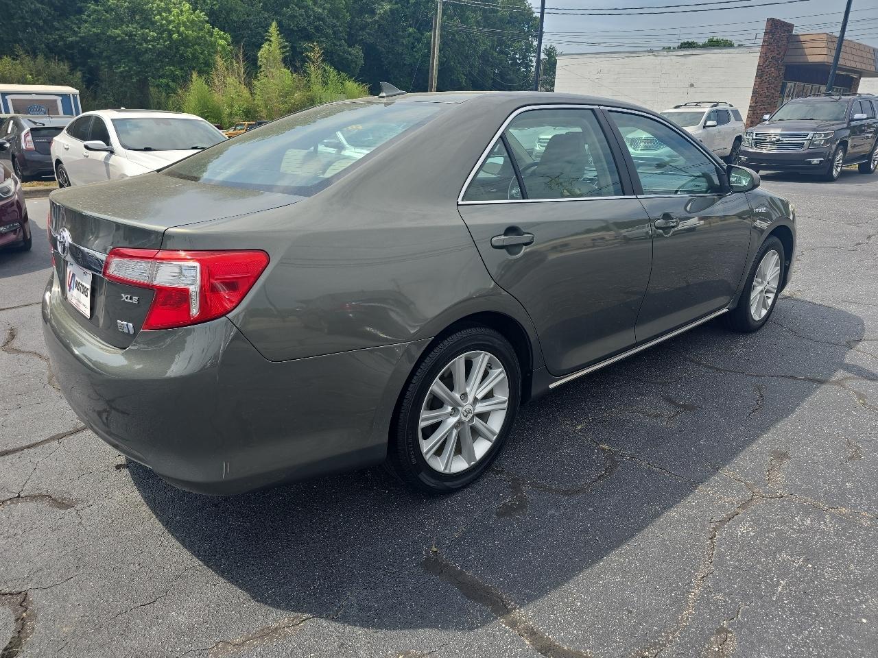 Toyota Camry Hybrid 4dr Sdn XLE (Natl) 2013