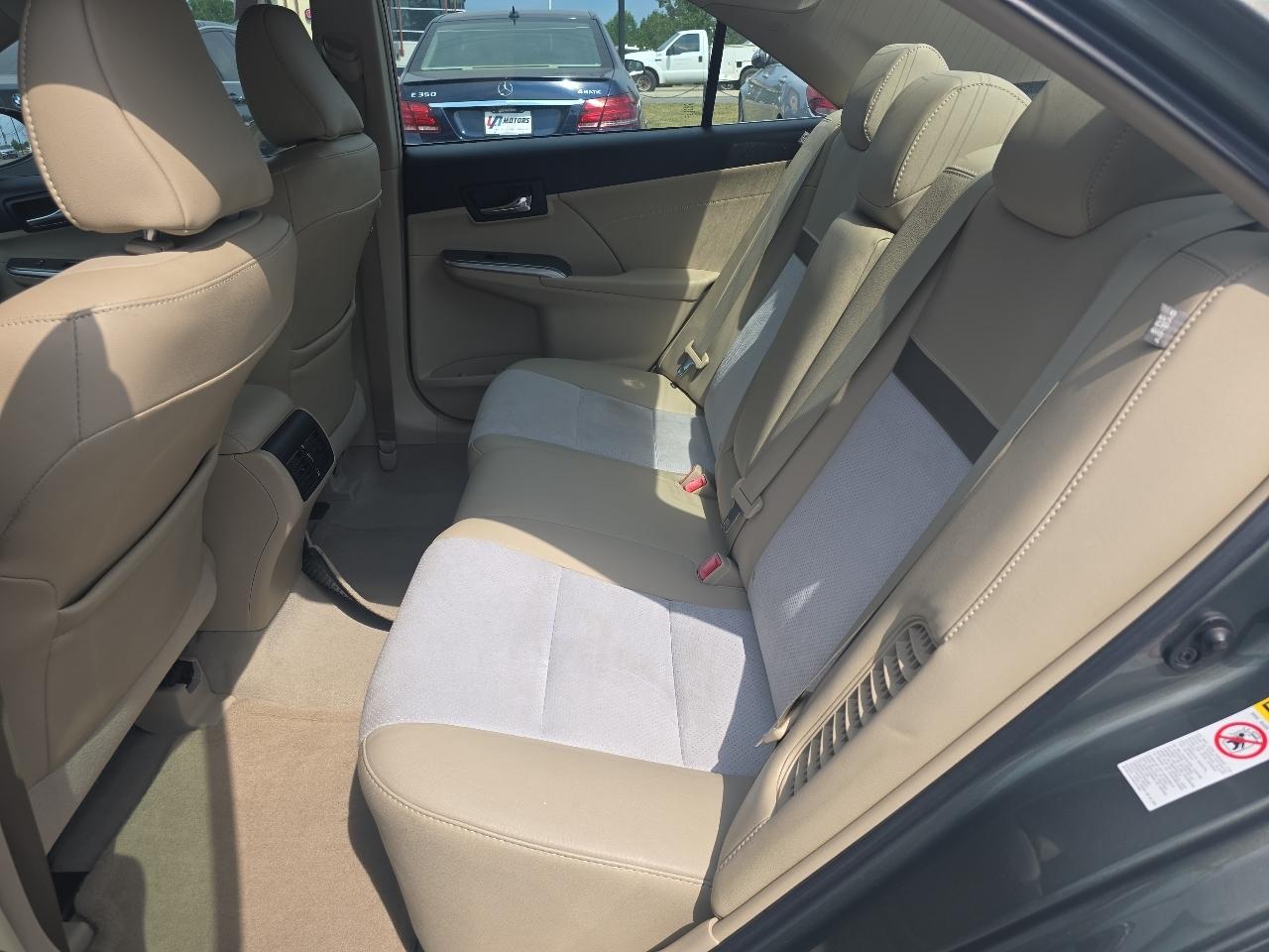 Toyota Camry Hybrid 4dr Sdn XLE (Natl) 2013