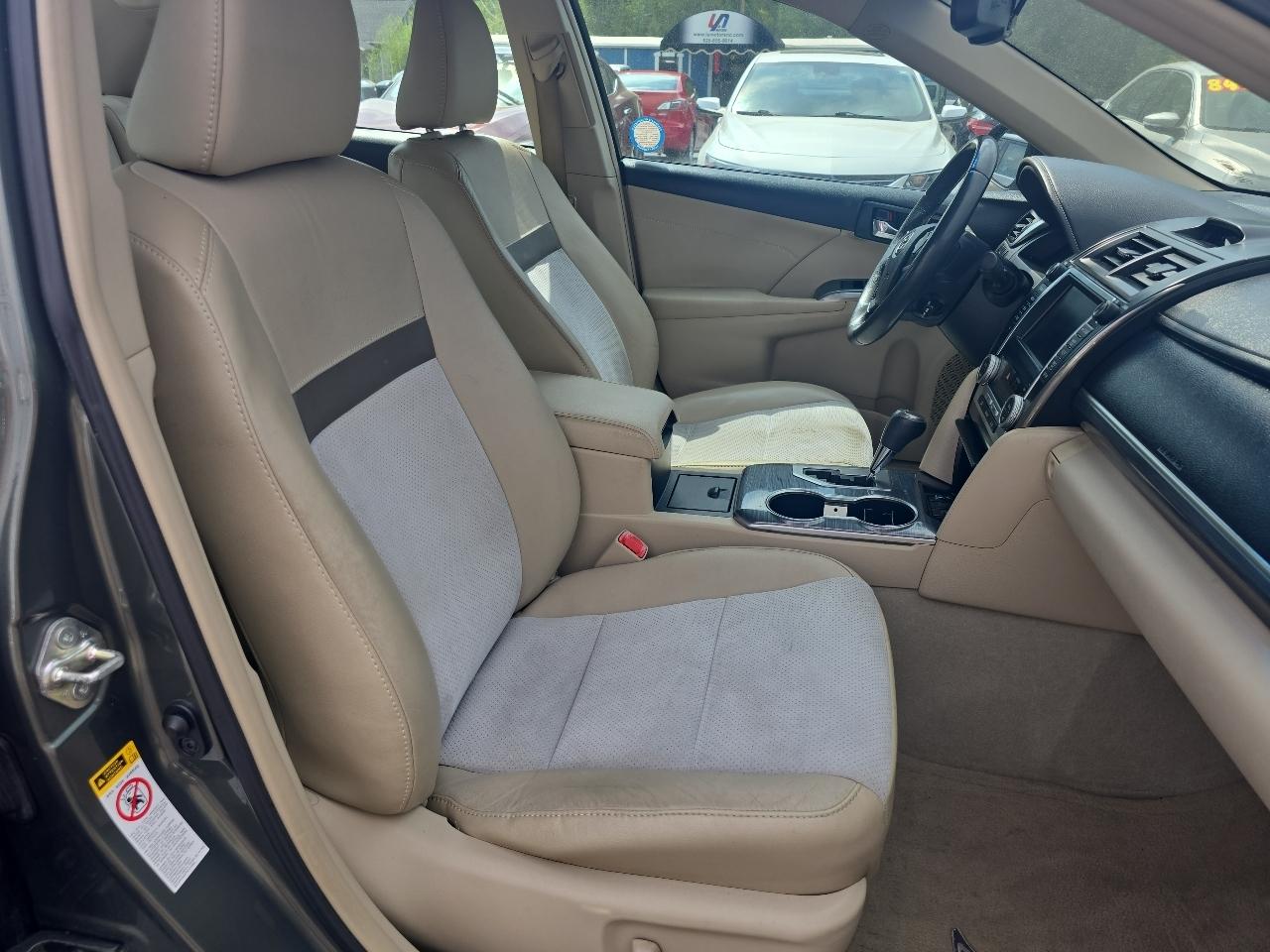 Toyota Camry Hybrid 4dr Sdn XLE (Natl) 2013