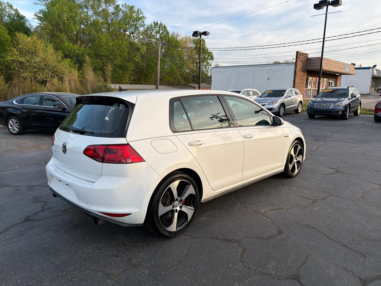 Volkswagen Golf GTI 4dr HB DSG Autobahn 2016