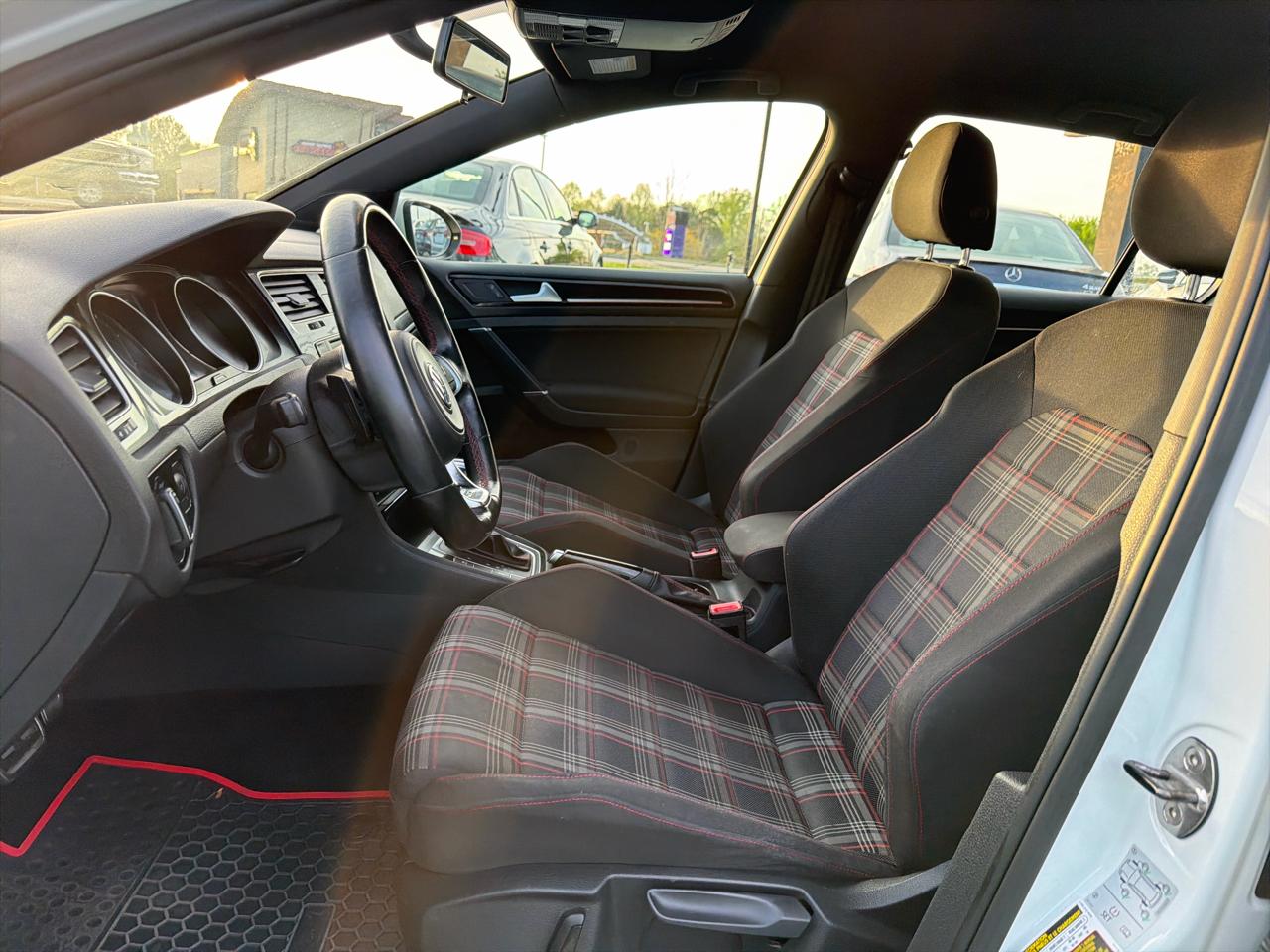 Volkswagen Golf GTI 4dr HB DSG Autobahn 2016