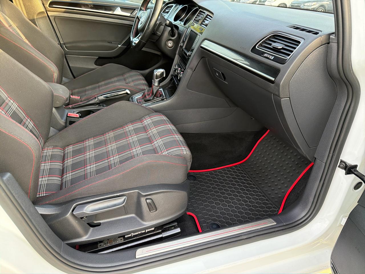 Volkswagen Golf GTI 4dr HB DSG Autobahn 2016