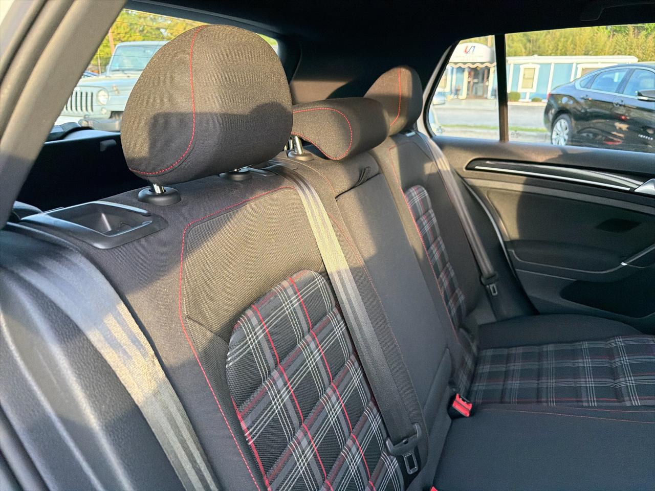 Volkswagen Golf GTI 4dr HB DSG Autobahn 2016