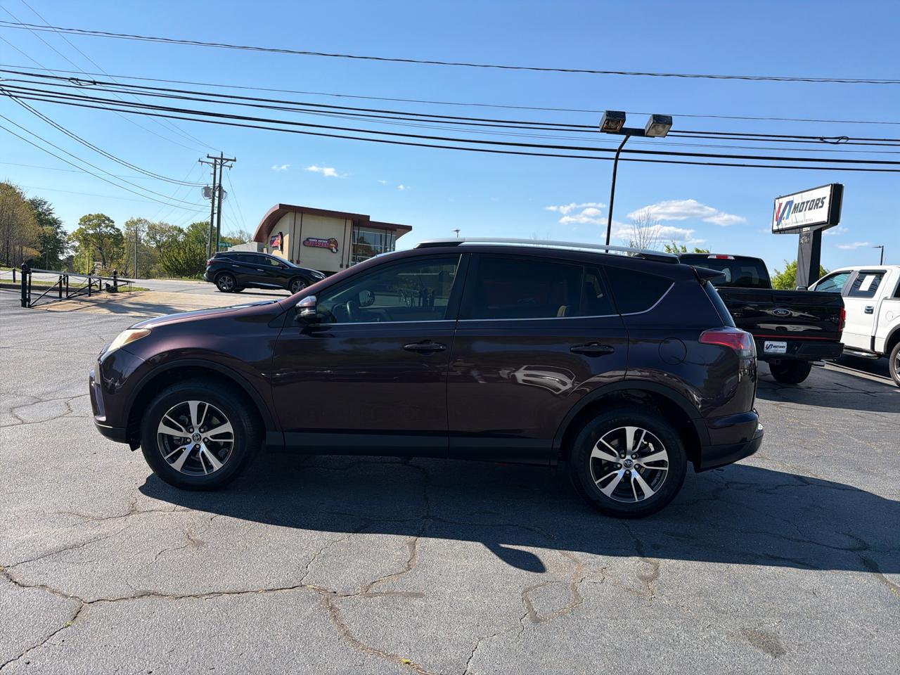 Toyota RAV4 FWD 4dr XLE (Natl) 2016