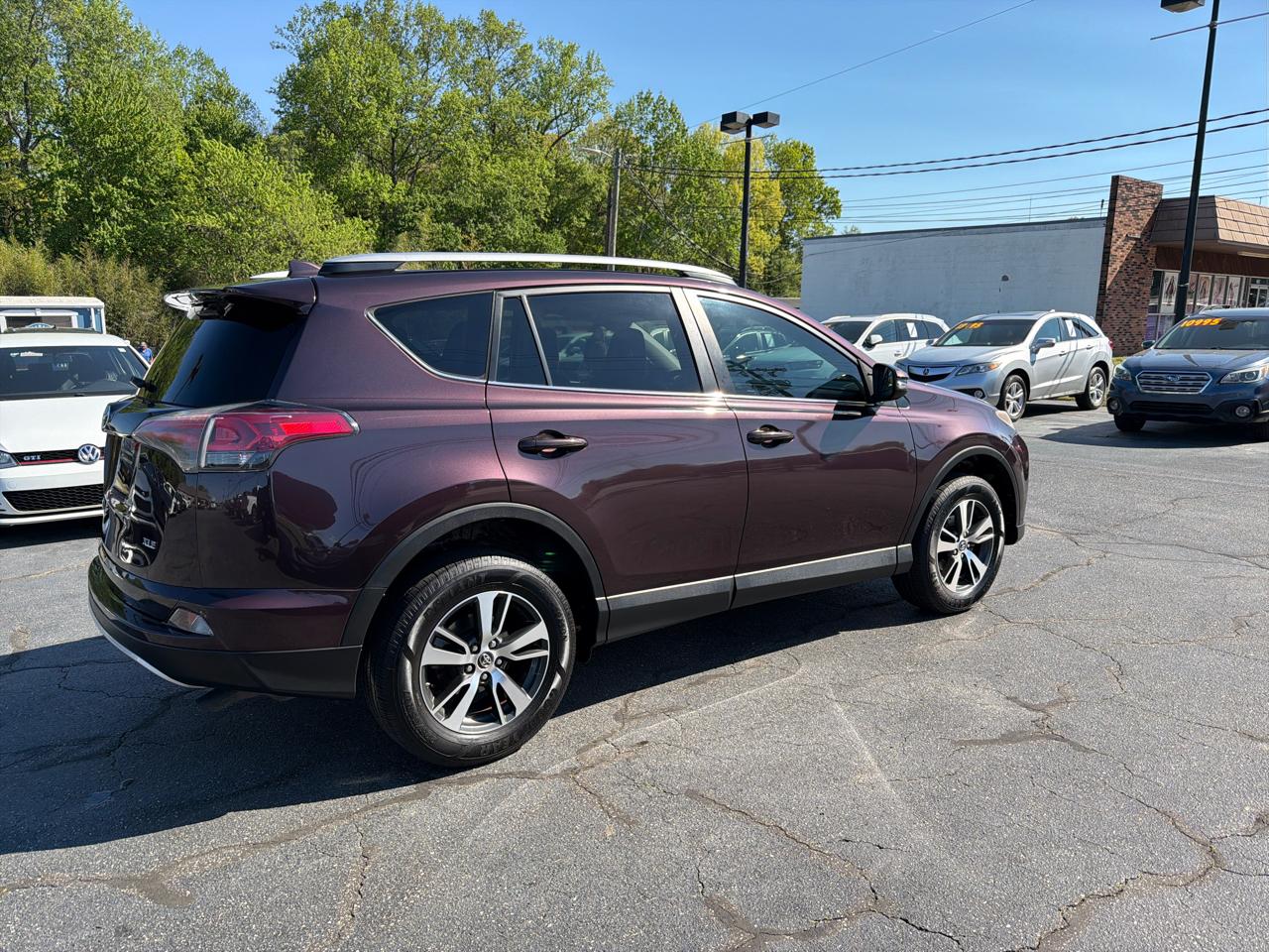 Toyota RAV4 FWD 4dr XLE (Natl) 2016