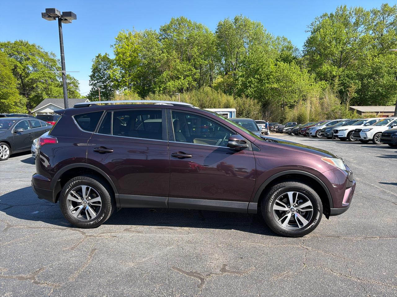 Toyota RAV4 FWD 4dr XLE (Natl) 2016