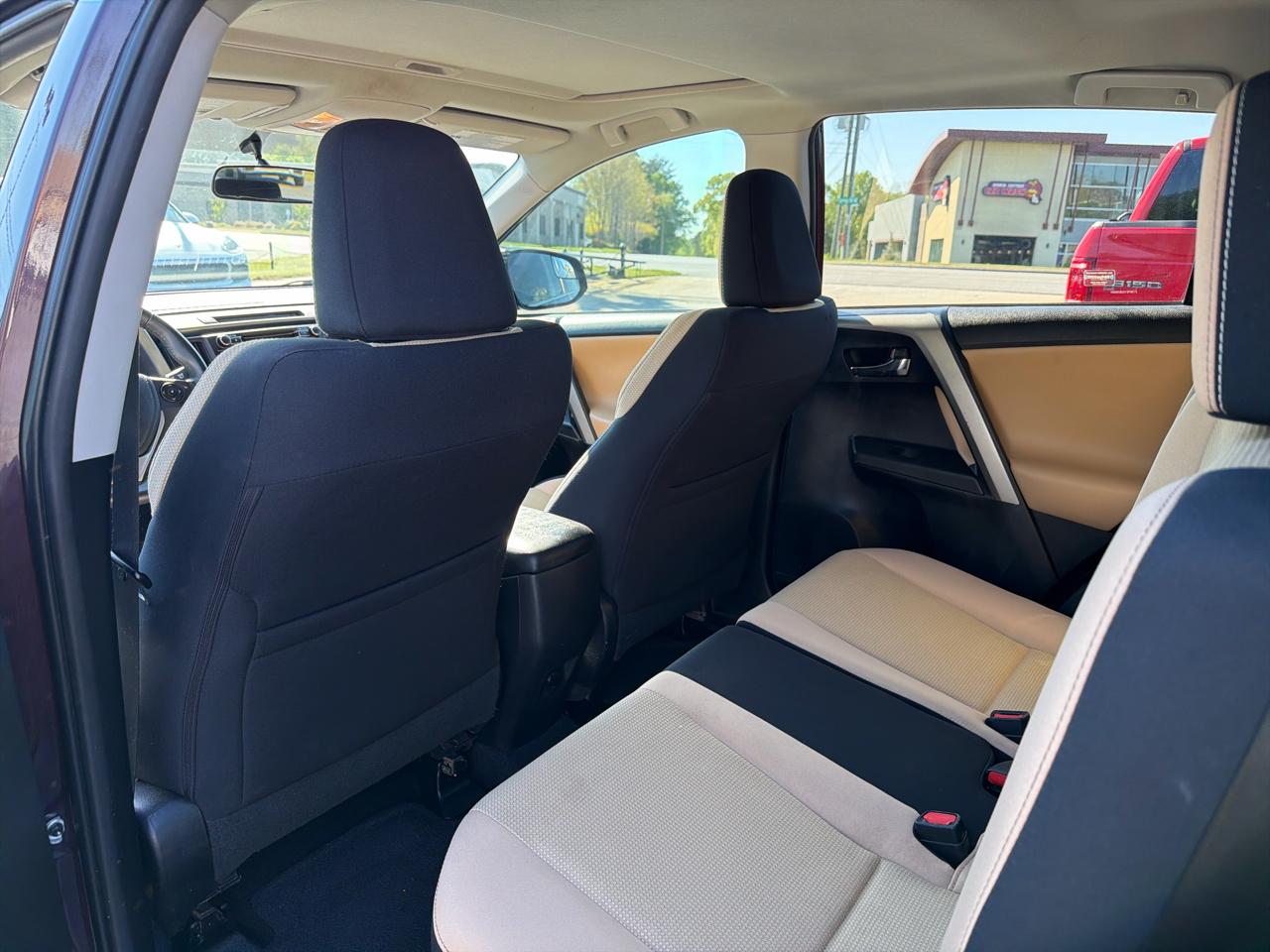 Toyota RAV4 FWD 4dr XLE (Natl) 2016