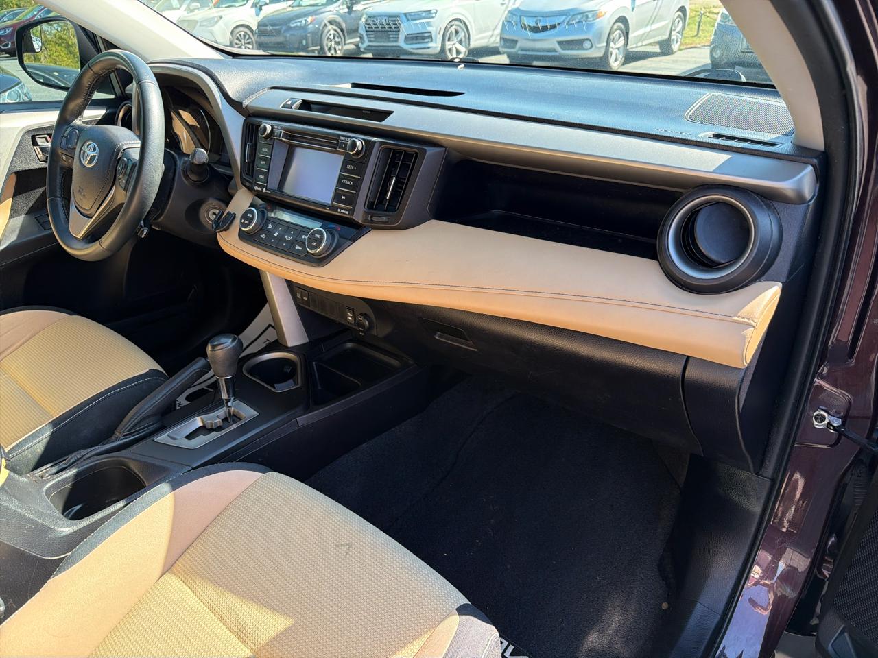 Toyota RAV4 FWD 4dr XLE (Natl) 2016