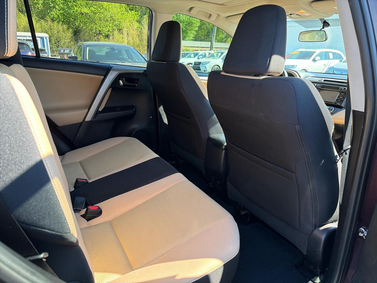 Toyota RAV4 FWD 4dr XLE (Natl) 2016