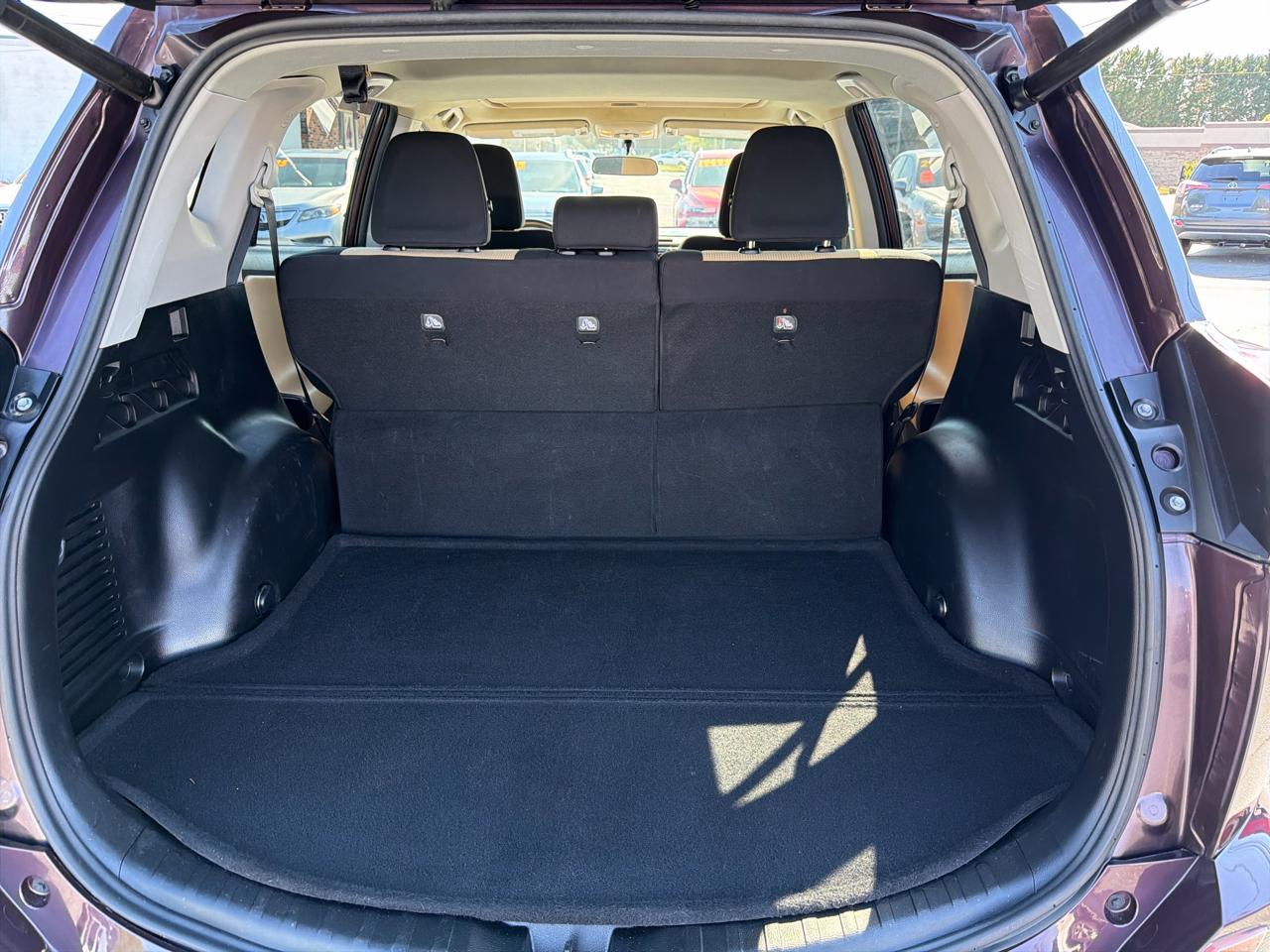 Toyota RAV4 FWD 4dr XLE (Natl) 2016