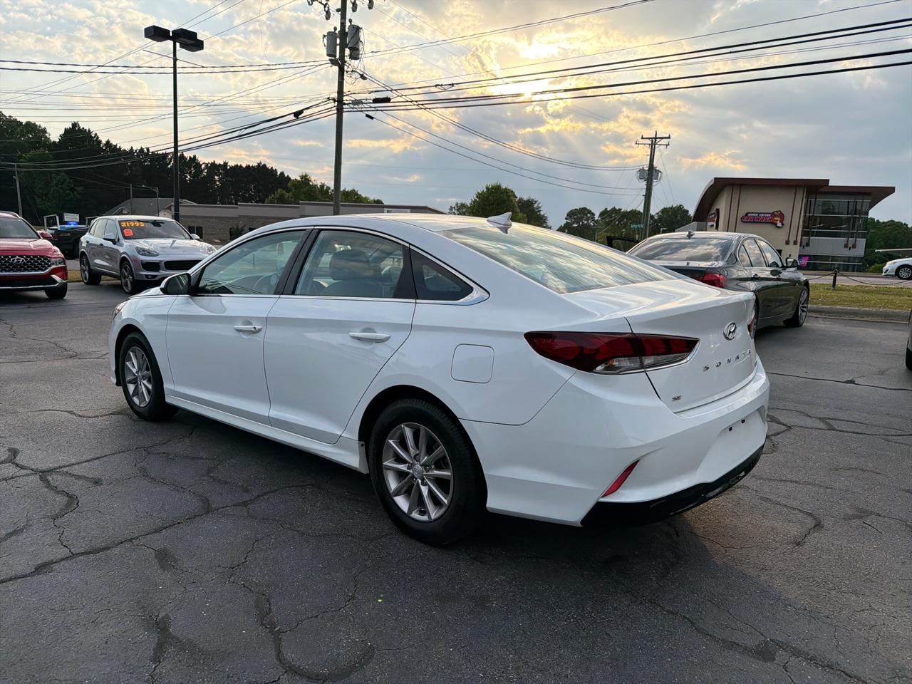 Hyundai Sonata SE 2.4L 2019