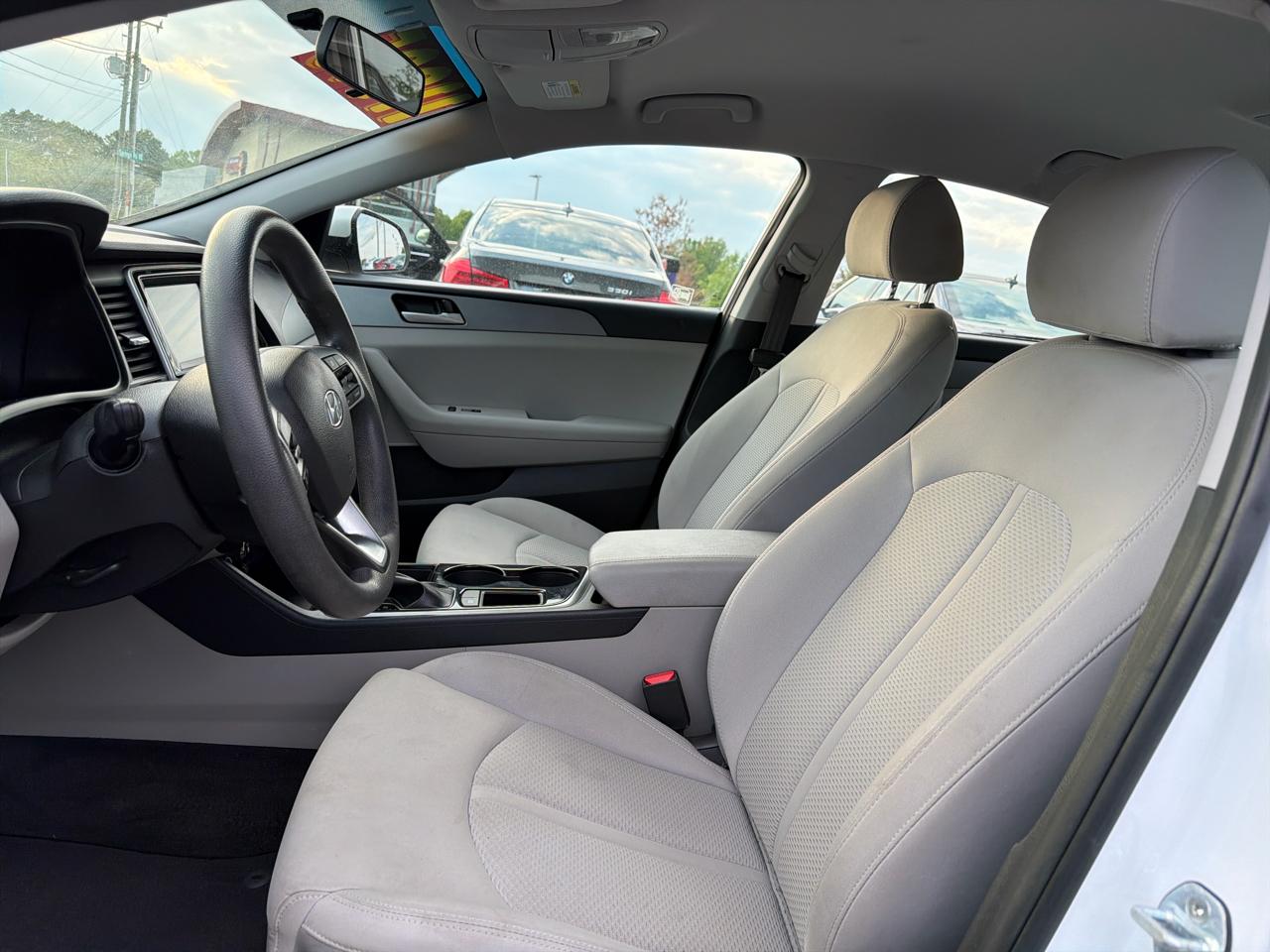 Hyundai Sonata SE 2.4L 2019