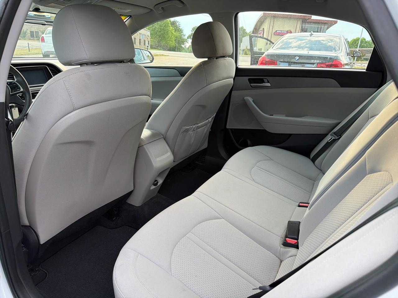 Hyundai Sonata SE 2.4L 2019