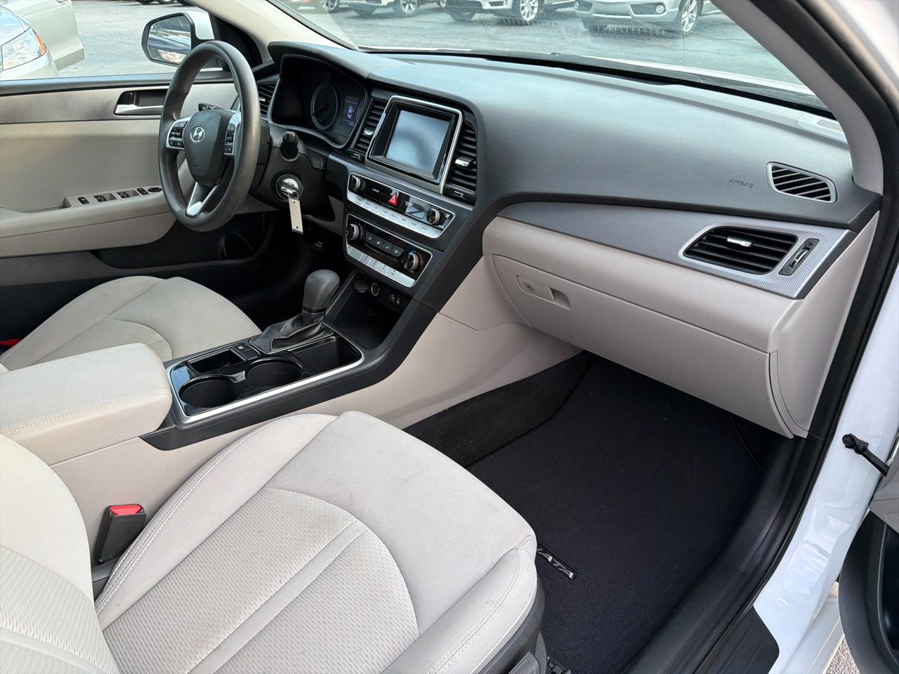 Hyundai Sonata SE 2.4L 2019