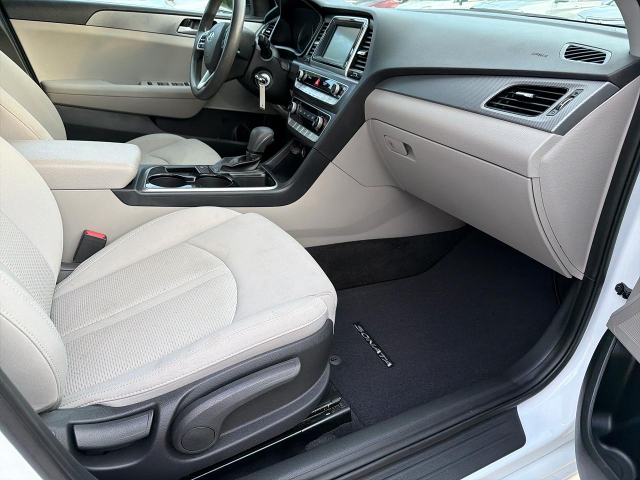 Hyundai Sonata SE 2.4L 2019