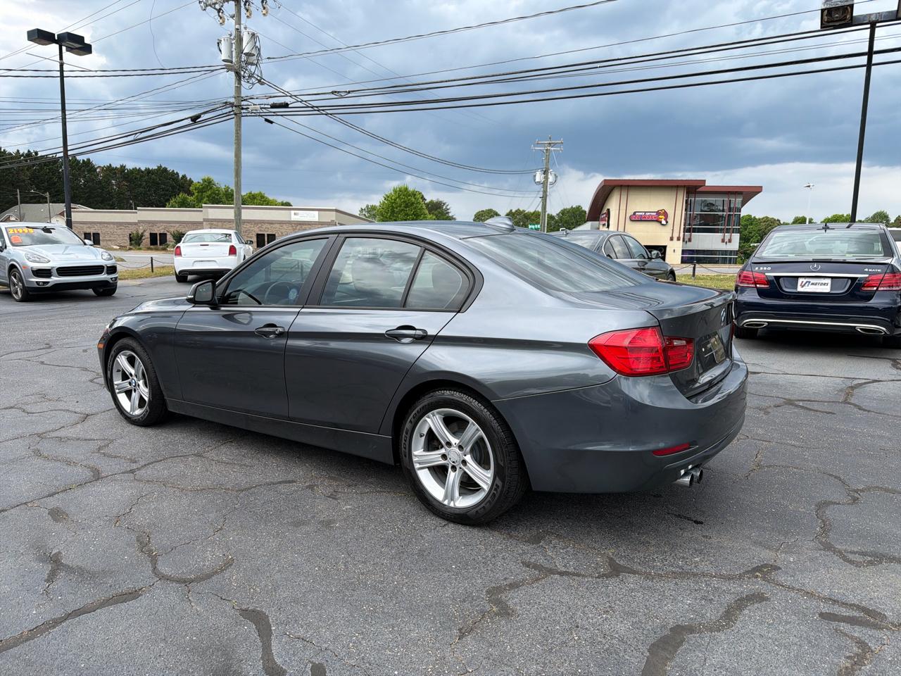 BMW 3 Series 4dr Sdn 328i xDrive AWD SULEV 2013
