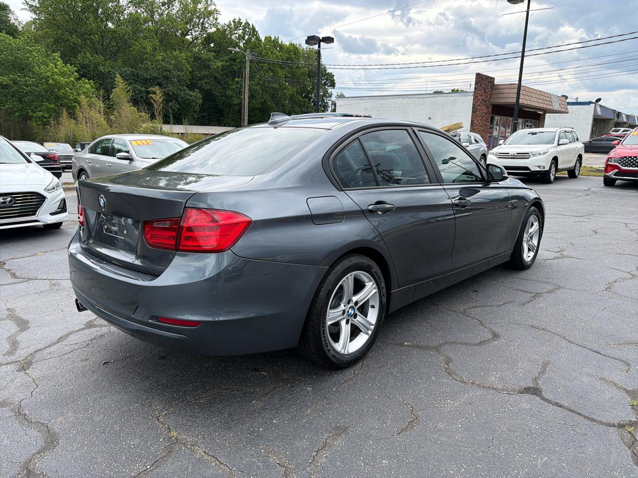 BMW 3 Series 4dr Sdn 328i xDrive AWD SULEV 2013
