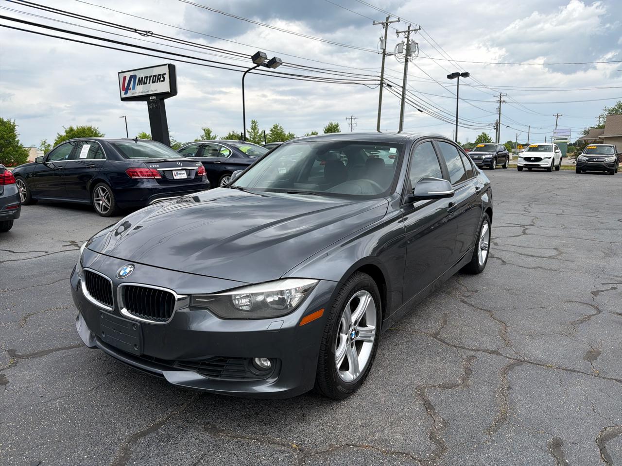 BMW 3 Series 4dr Sdn 328i xDrive AWD SULEV 2013