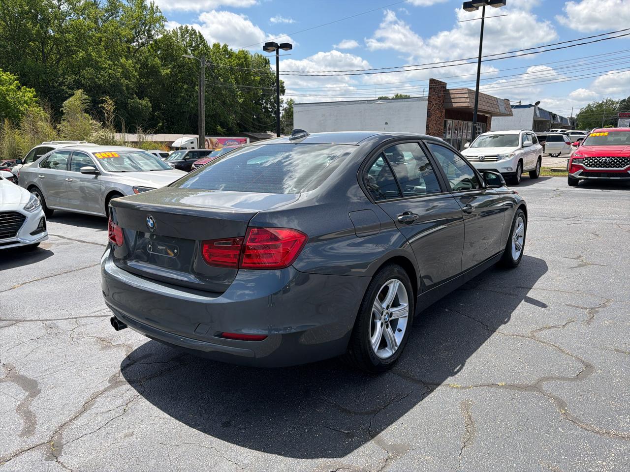 BMW 3 Series 4dr Sdn 328i xDrive AWD SULEV 2013