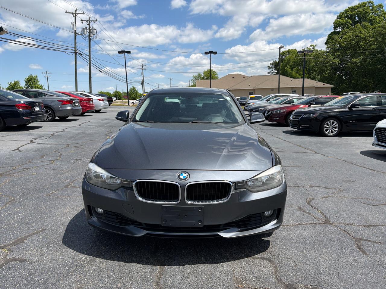 BMW 3 Series 4dr Sdn 328i xDrive AWD SULEV 2013