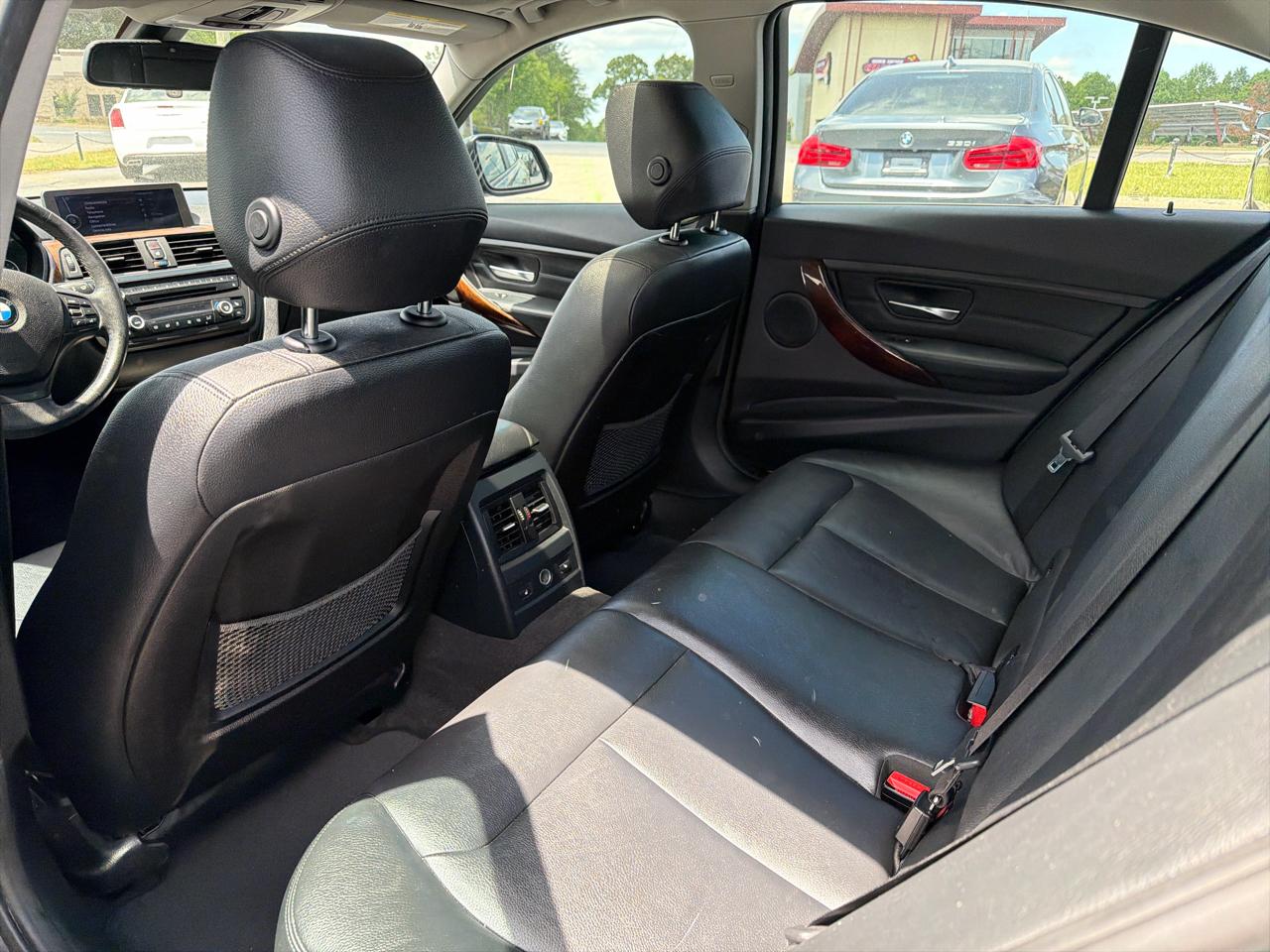 BMW 3 Series 4dr Sdn 328i xDrive AWD SULEV 2013