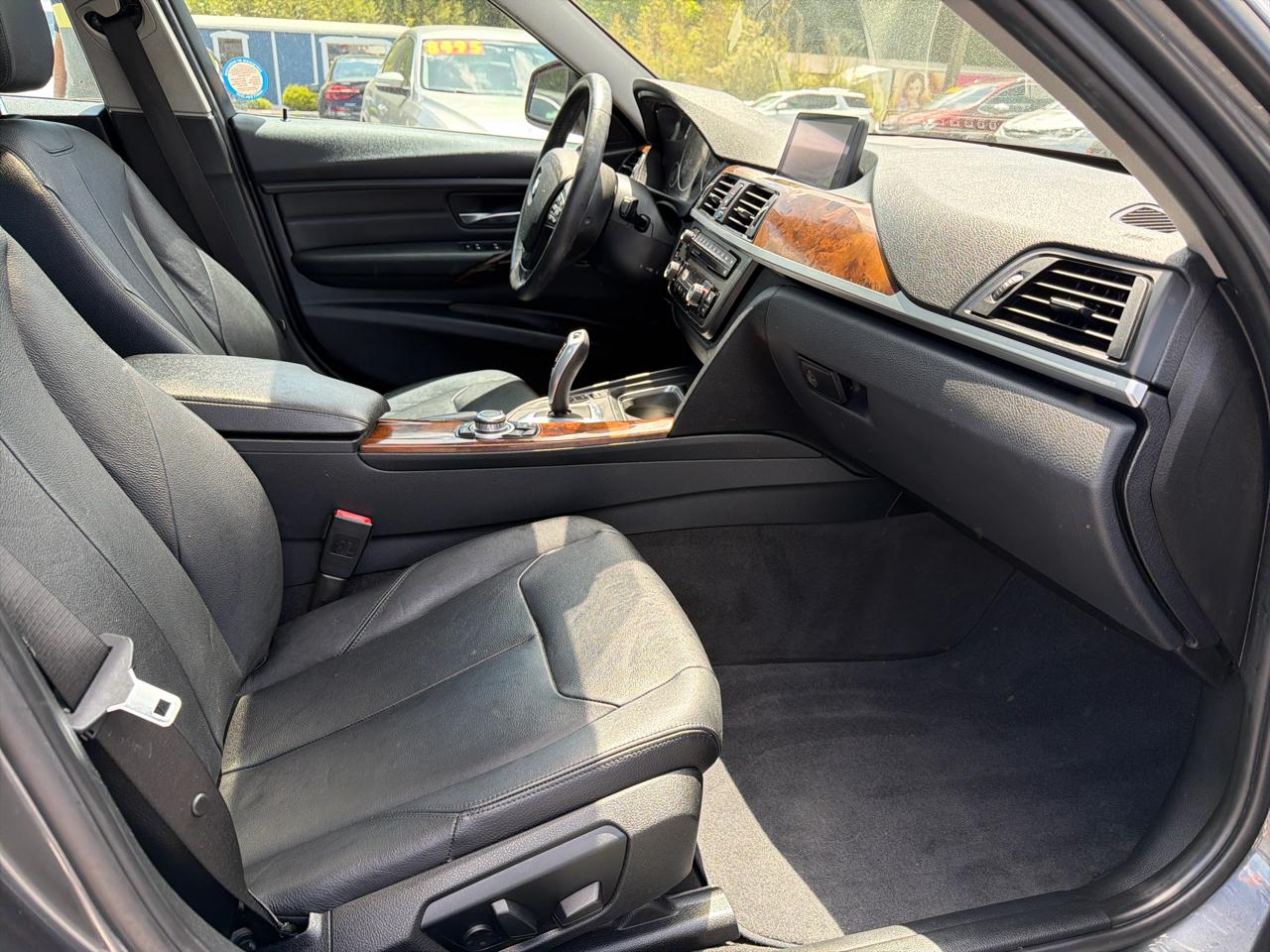 BMW 3 Series 4dr Sdn 328i xDrive AWD SULEV 2013