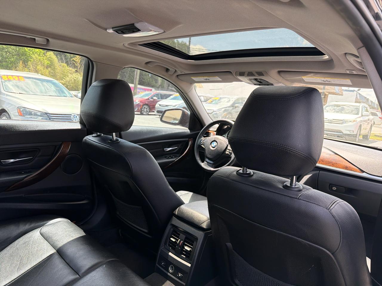 BMW 3 Series 4dr Sdn 328i xDrive AWD SULEV 2013