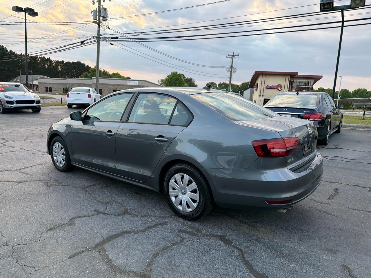 Volkswagen Jetta Sedan 4dr Auto 1.4T S 2016
