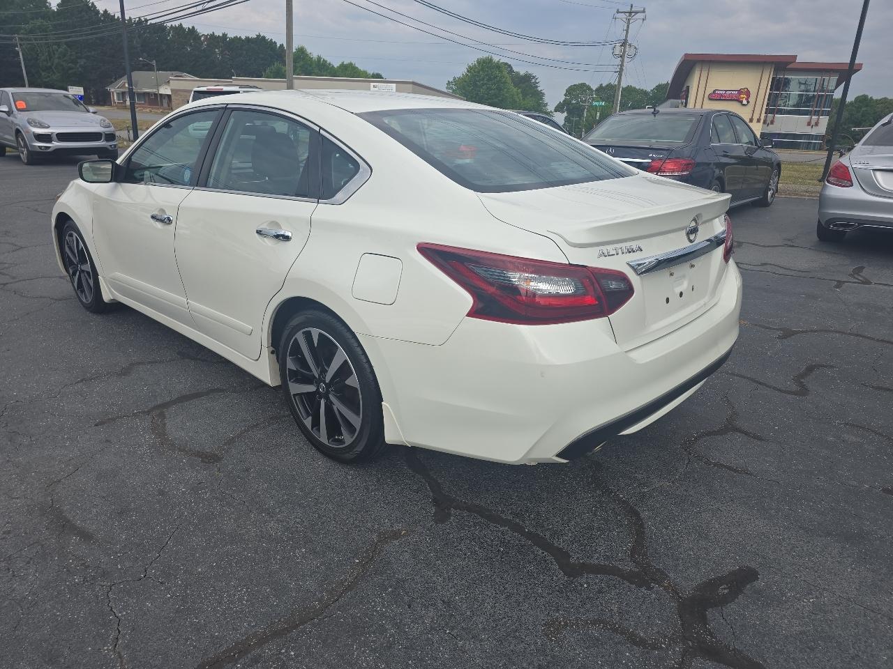 Nissan Altima 2.5 SR Sedan 2018