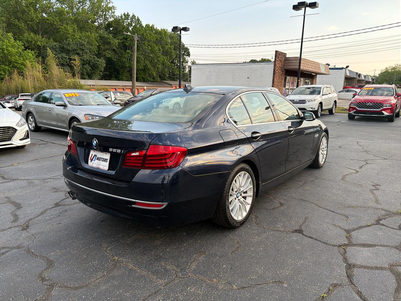 BMW 5 Series 4dr Sdn 528i RWD 2016