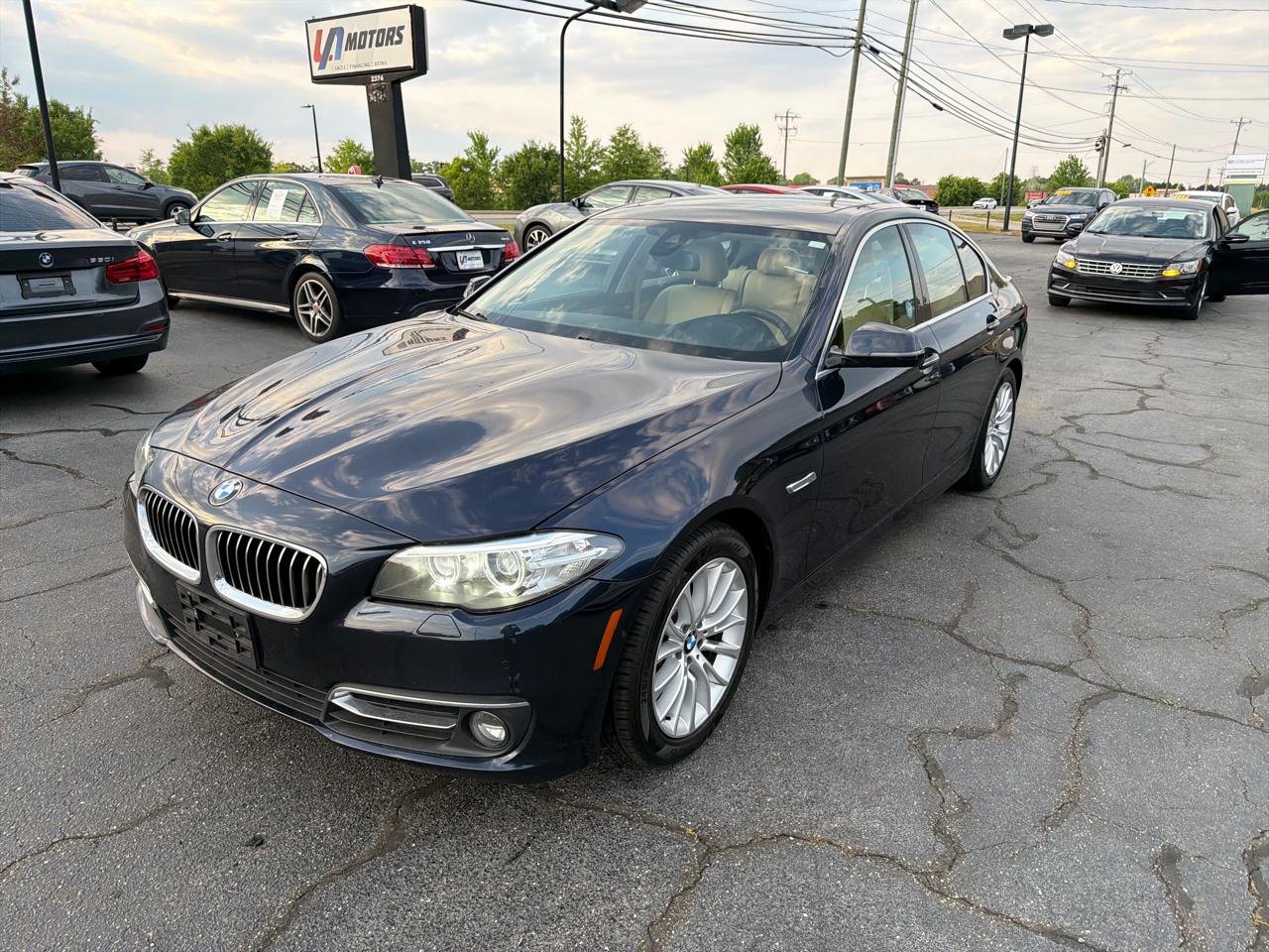 BMW 5 Series 4dr Sdn 528i RWD 2016