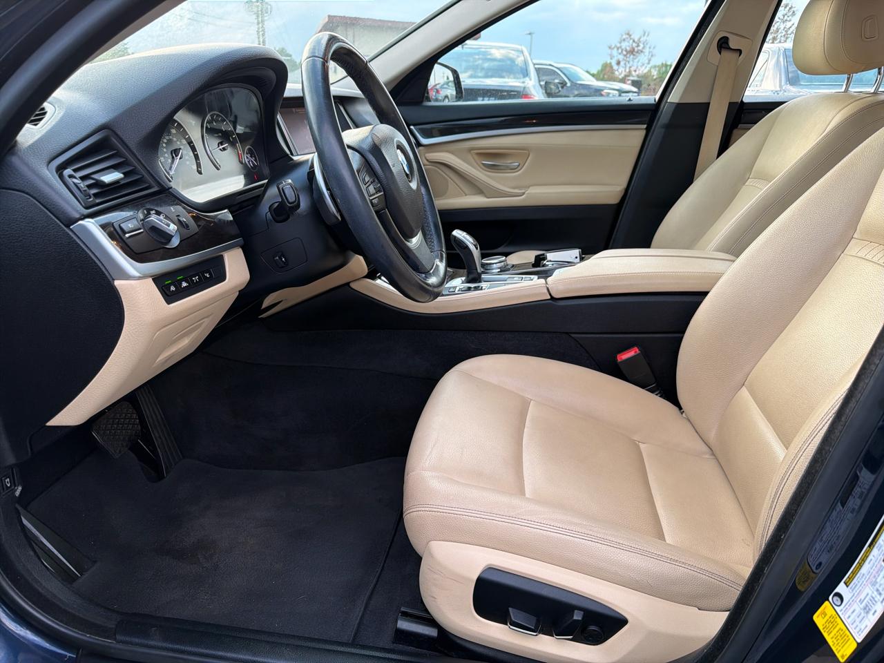 BMW 5 Series 4dr Sdn 528i RWD 2016