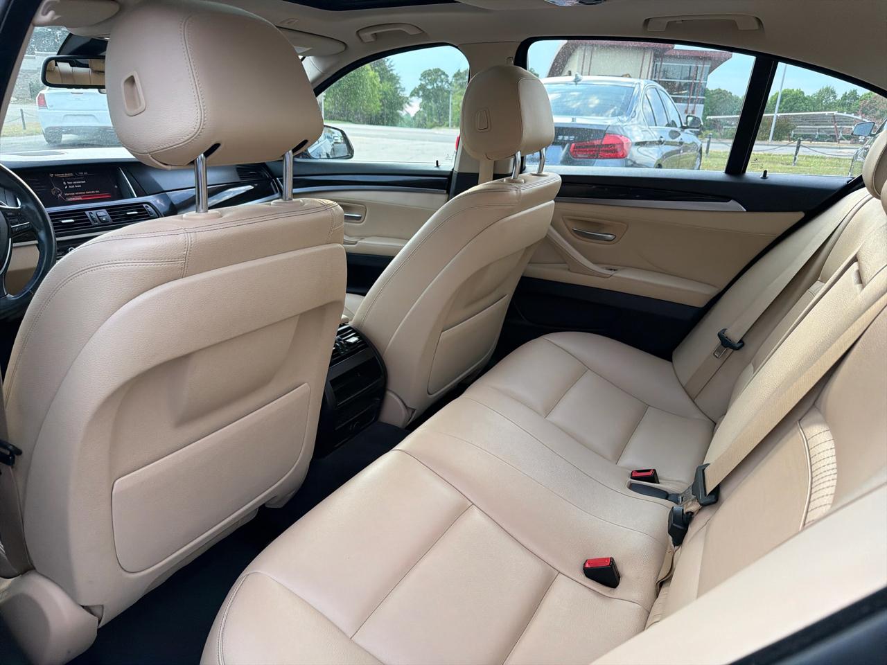 BMW 5 Series 4dr Sdn 528i RWD 2016